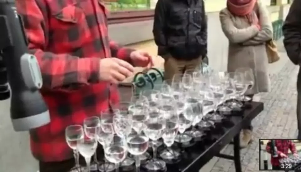 Amazing Musical Street Performance Using Glasses of Water