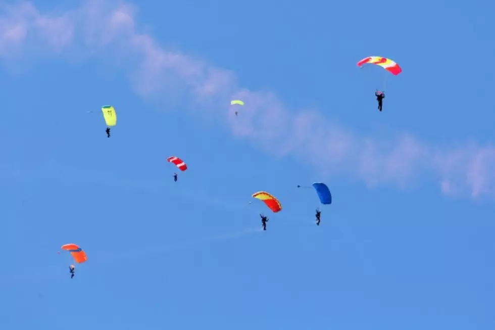 Parachutist Survives15000 Foot Drop, Caught on Video