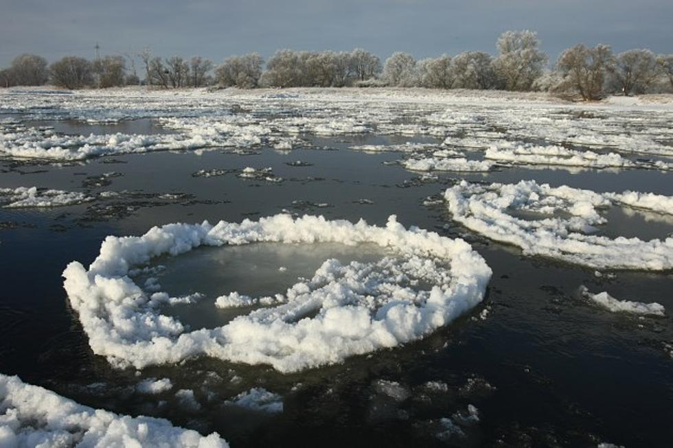 Rare Giant Ice Disc Spins on North Dakota River [VIDEO]