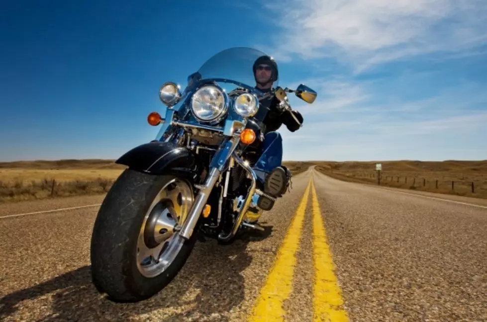 Obnoxious Motorcyclist Gets Everything He Deserves [VIDEO]