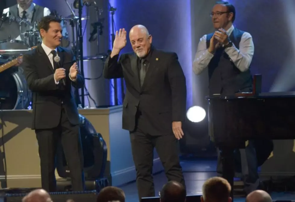 Billy Joel + Guests Tear it Up on ‘Piano Man’, Kevin Spacey is Awesome on Harmonica