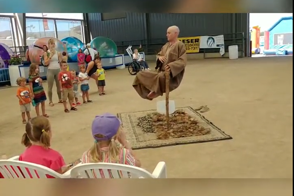 Watch Special Head’s Levitating Act At the Mesa County Fair