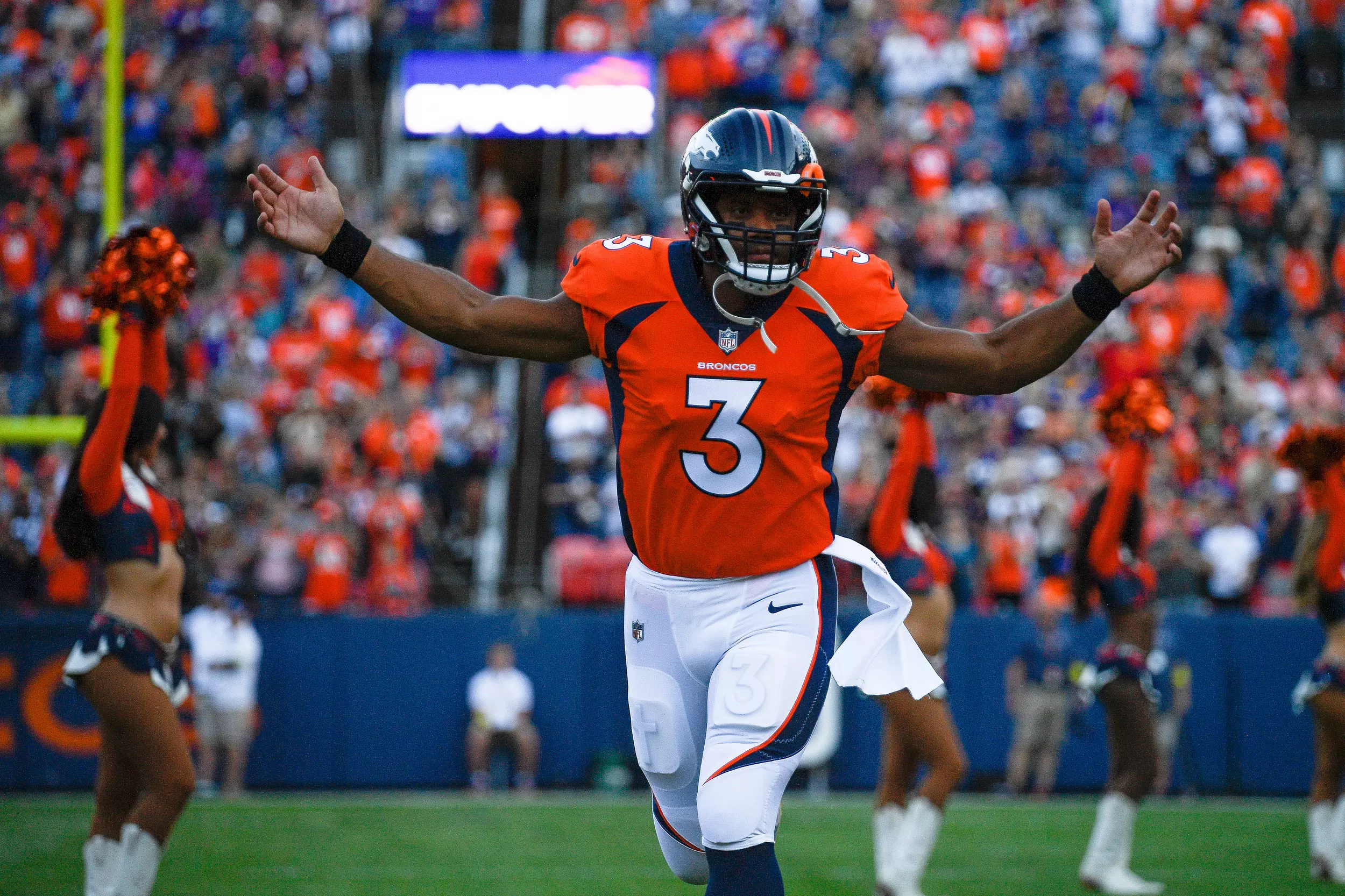 Broncos Hope to Buck the Trend, Go Orange for Super Bowl – SportsLogos.Net  News