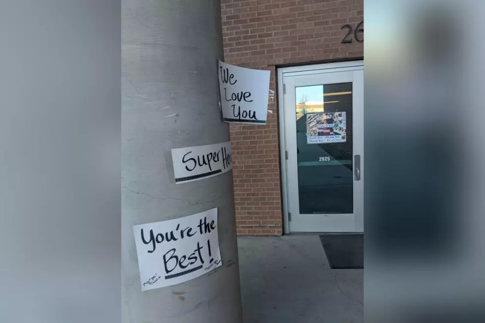 St. Mary’s RN Shares Pic of Inspiring Signs at Employee Entrance
