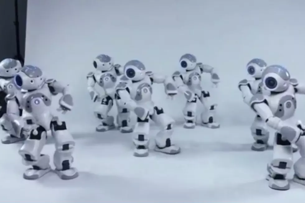 Robots Dancing to Michael Jackson&#8217;s &#8216;Thriller&#8217; – Drew&#8217;s [VIDEO] of the Day