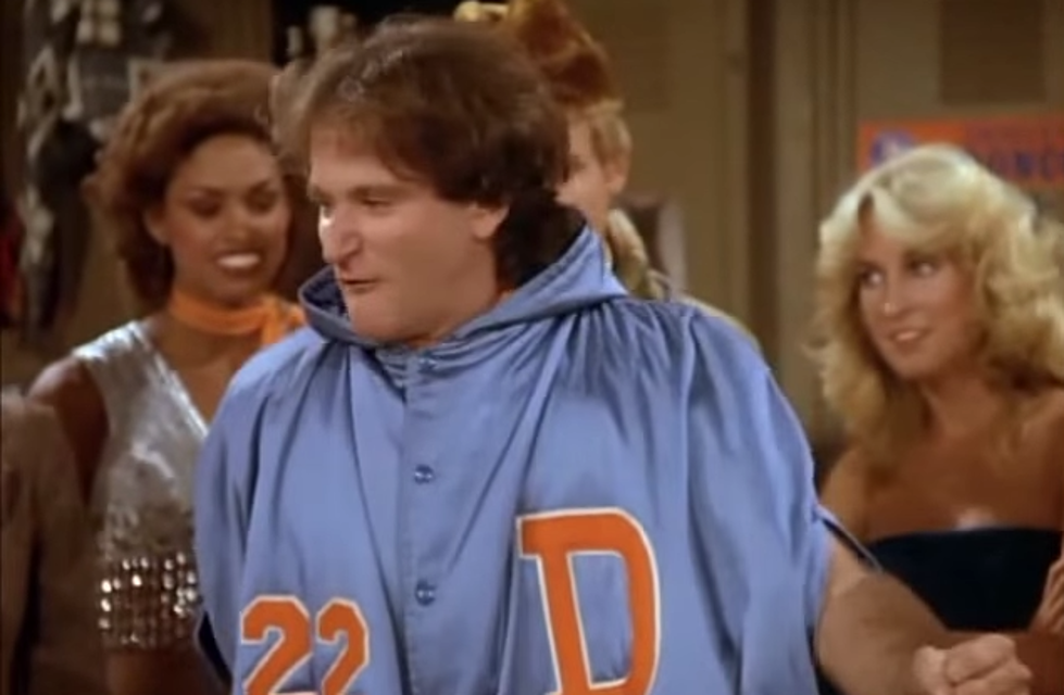 Remembering Robin Williams as a Denver Broncos Cheerleader [VIDEO]