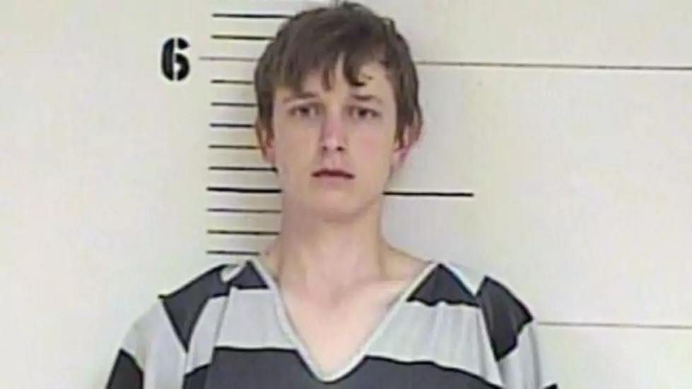 Texas Teen Kills Mother and Sister, Calmly Calls 911 to Turn Himself In