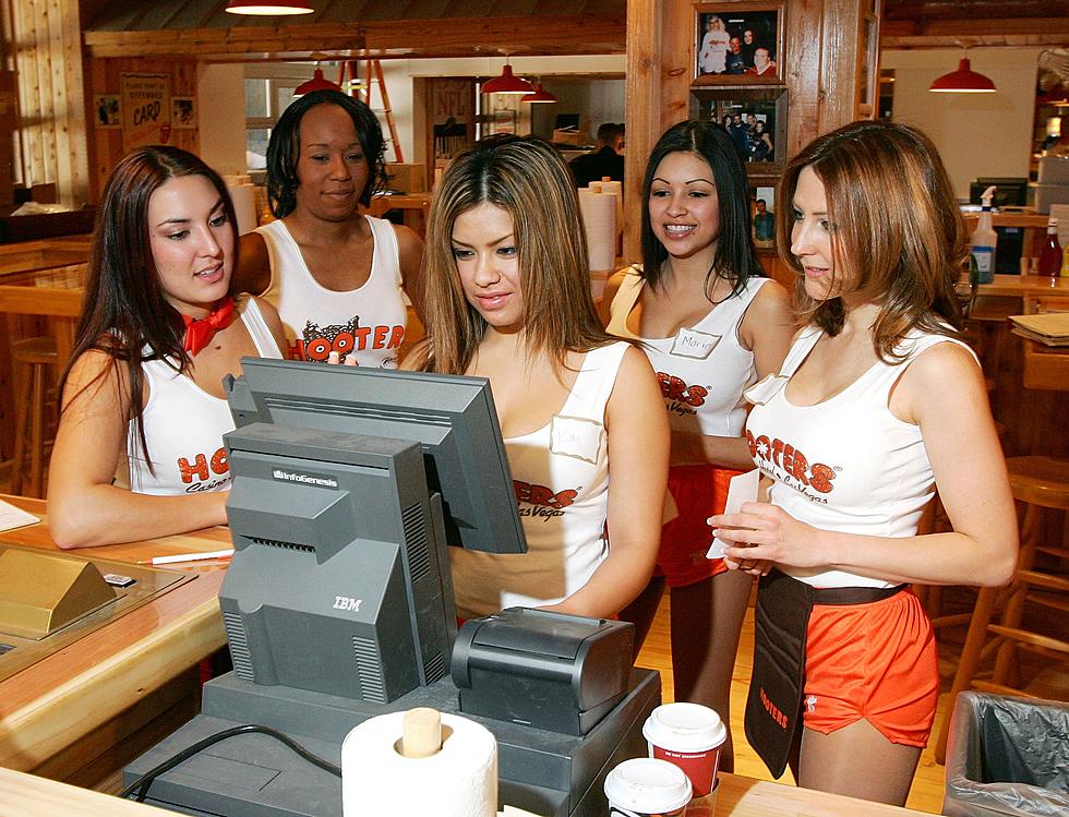 Guys Hooters is the Place to be Tonight