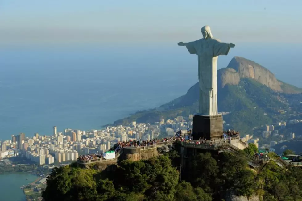 Death Defying Wingsuit Stunt Past the Christ Statue in Rio