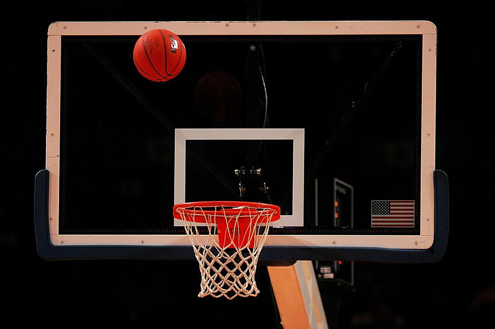 Awesome Multi-Skilled Basketball Trick Shot
