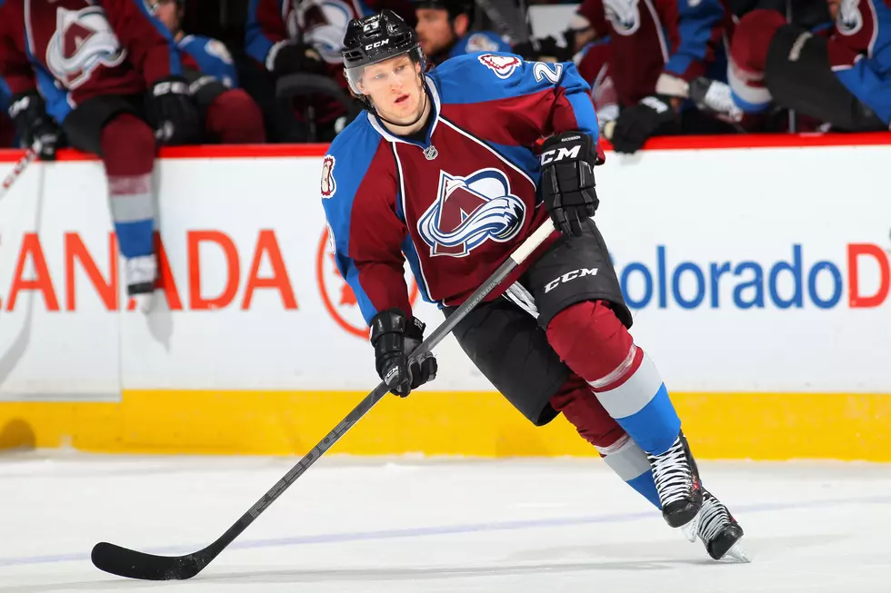 Nathan MacKinnon Races a Speed Skater
