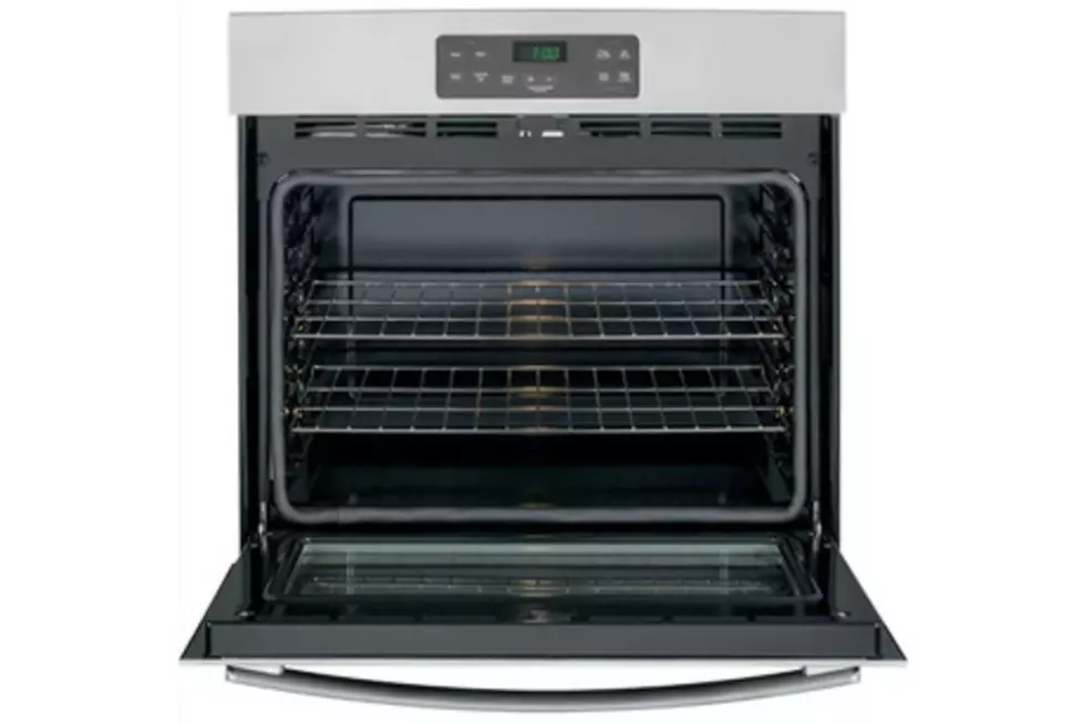 Bid On This GE Built-In Oven At Seize The Deal Auction!