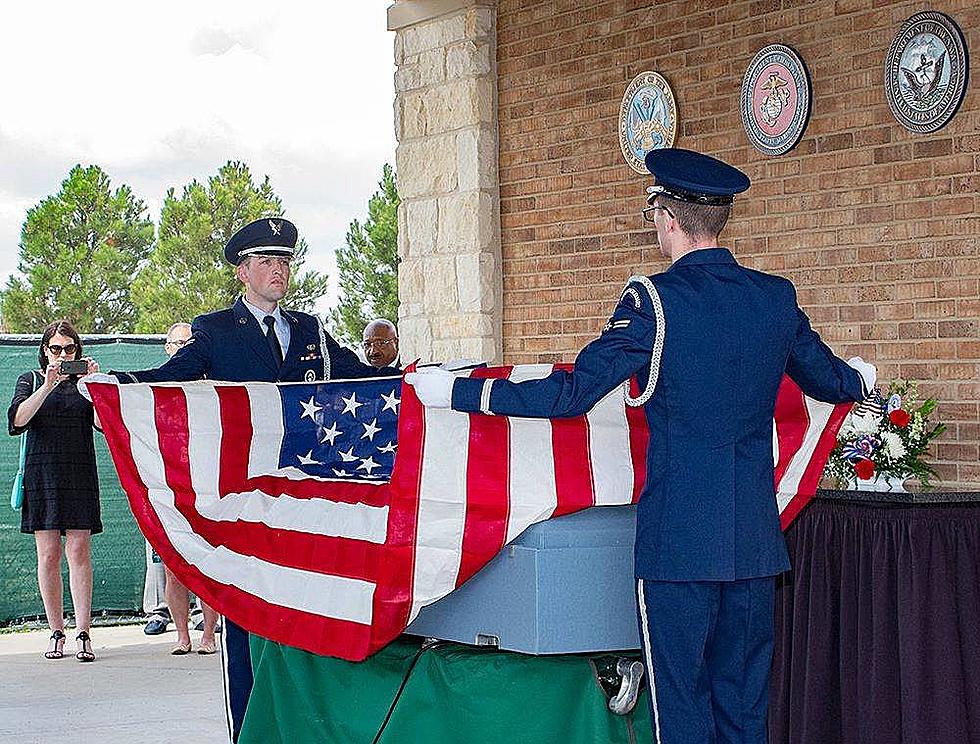 Central Texas Turns Out for Unaccompanied Air Force Veteran&#8217;s Funeral