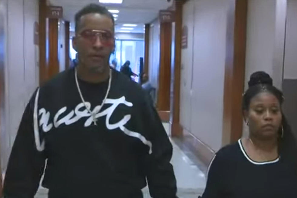 Houston Man Accused Of Forging Divorce Papers Arrives To Court With New Wife