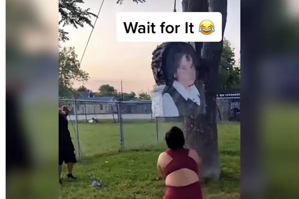 WATCH &#8211; Texas Girl Dresses As Selena at Party and Smacks Evil Piñata