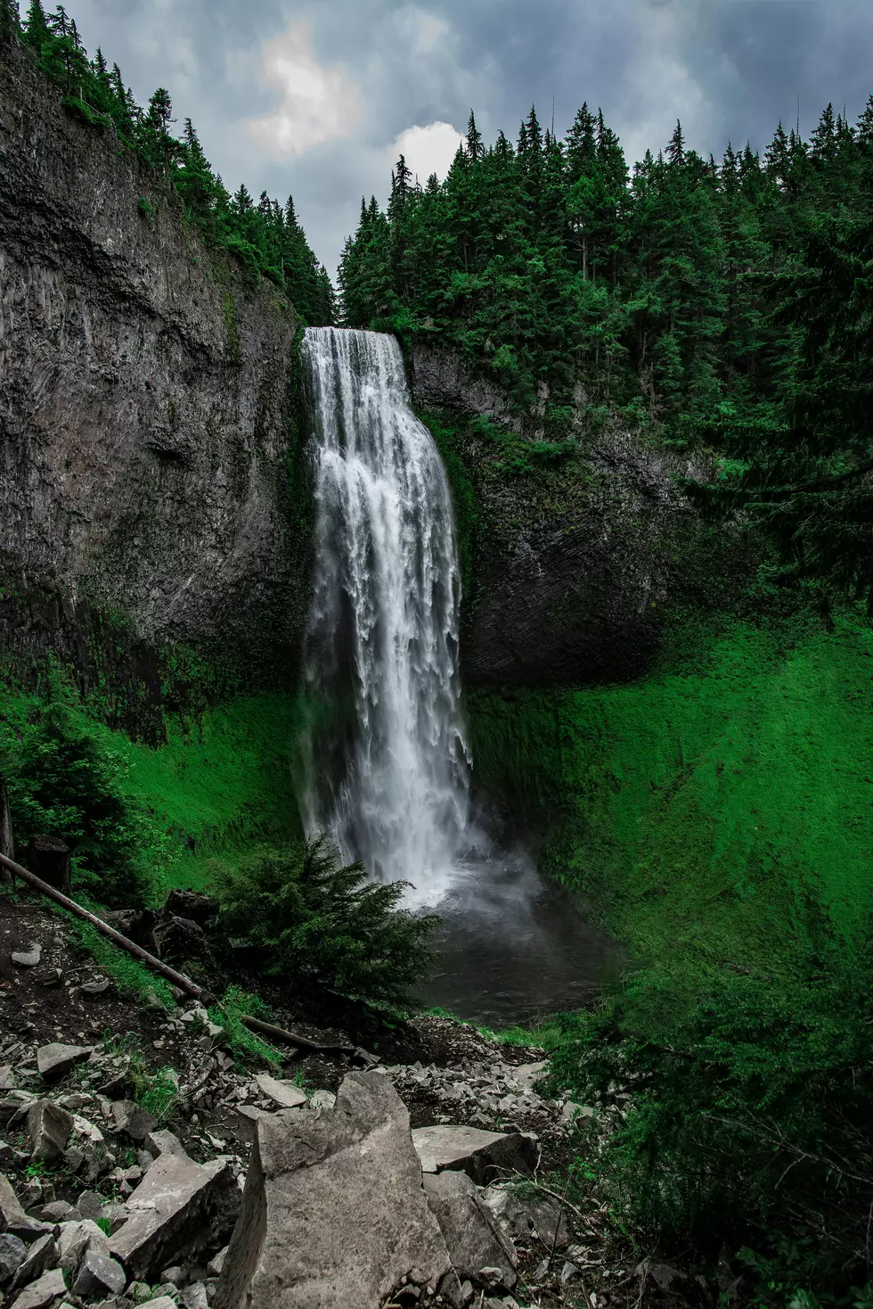 Locals Are Shocked to Learn About a Hidden 60-Foot Waterfall Right in Belton Lake