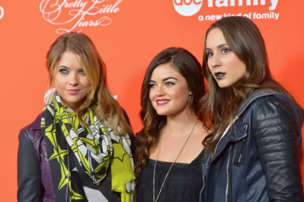 See 2 Sneak Previews of Tonight’s EPIC Pretty Little Liars Episode