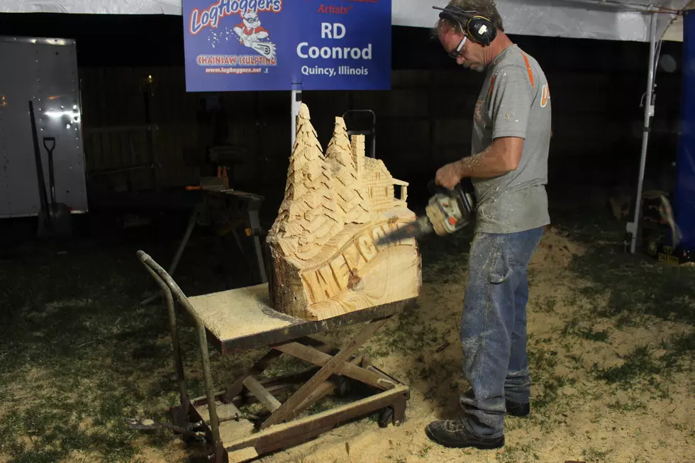 Chainsaw Sculpting & Auction This Weekend at The Pit Stop [Photos]