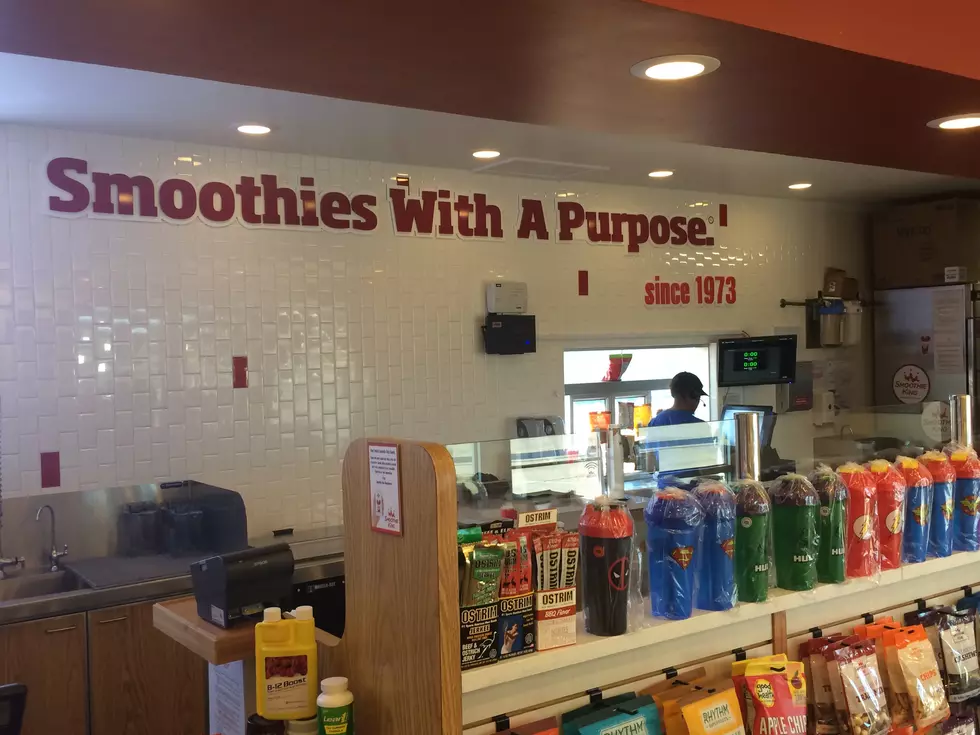 US 105 Visits the New Smoothie King in Killeen