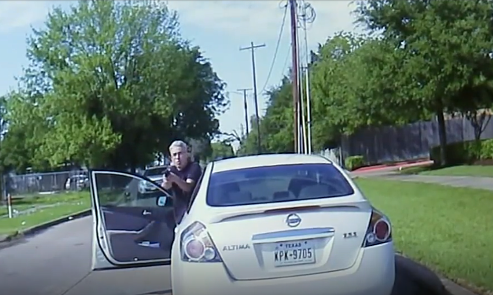 Man Points Gun at Police During Pasadena, Texas Traffic Stop