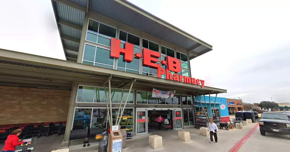 Leander, Texas H-E-B Gives Away Free Groceries After Losing Power