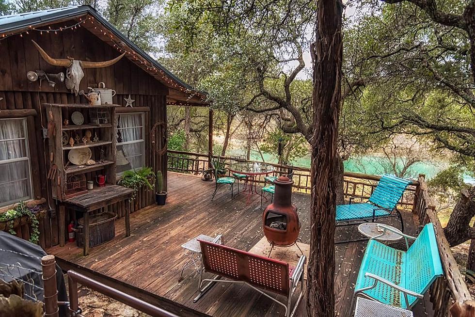 PICS: Texas &#8216;Salvation Cabin&#8217; a Perfect Airbnb for Nature Lovers