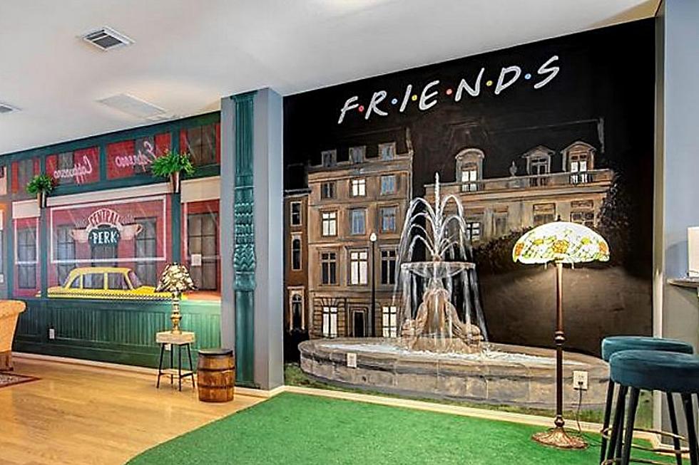 How YOU Doin&#8217;? This Texas &#8216;Friends&#8217; Themed House Could Be Your Dream Home