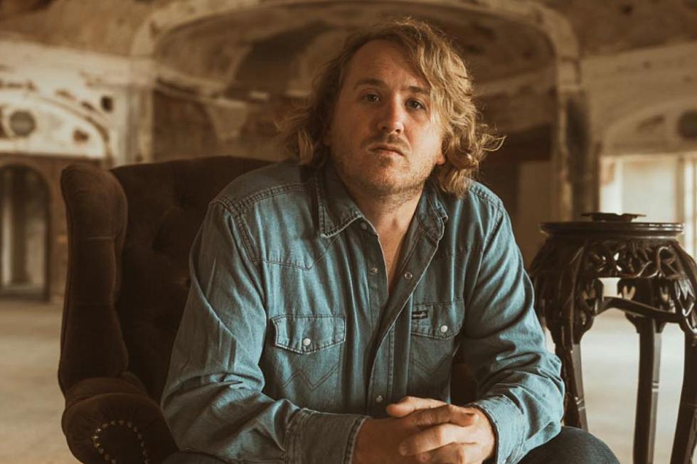 Salado, Texas Welcomes William Clark Green Next To Johnny’s Outback