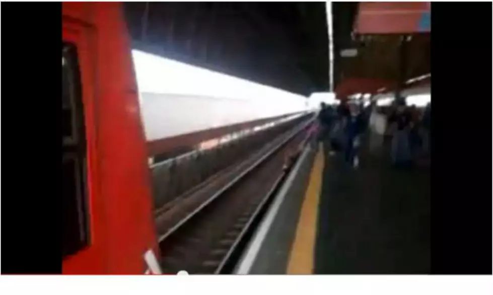 Woman In Brazil Escapes Death by Train After Dropping Cell Phone on Tracks &#8211; Estação Corinthians Itaquera &#8211; SP