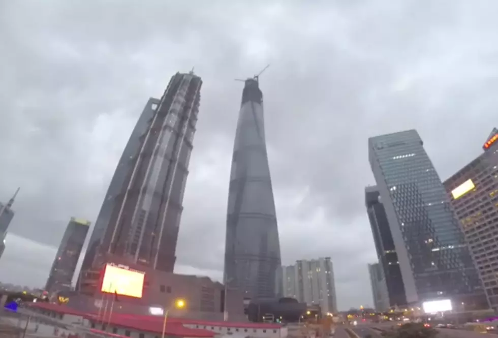 Daredevils Climb The Shanghai Tower [VIDEO]