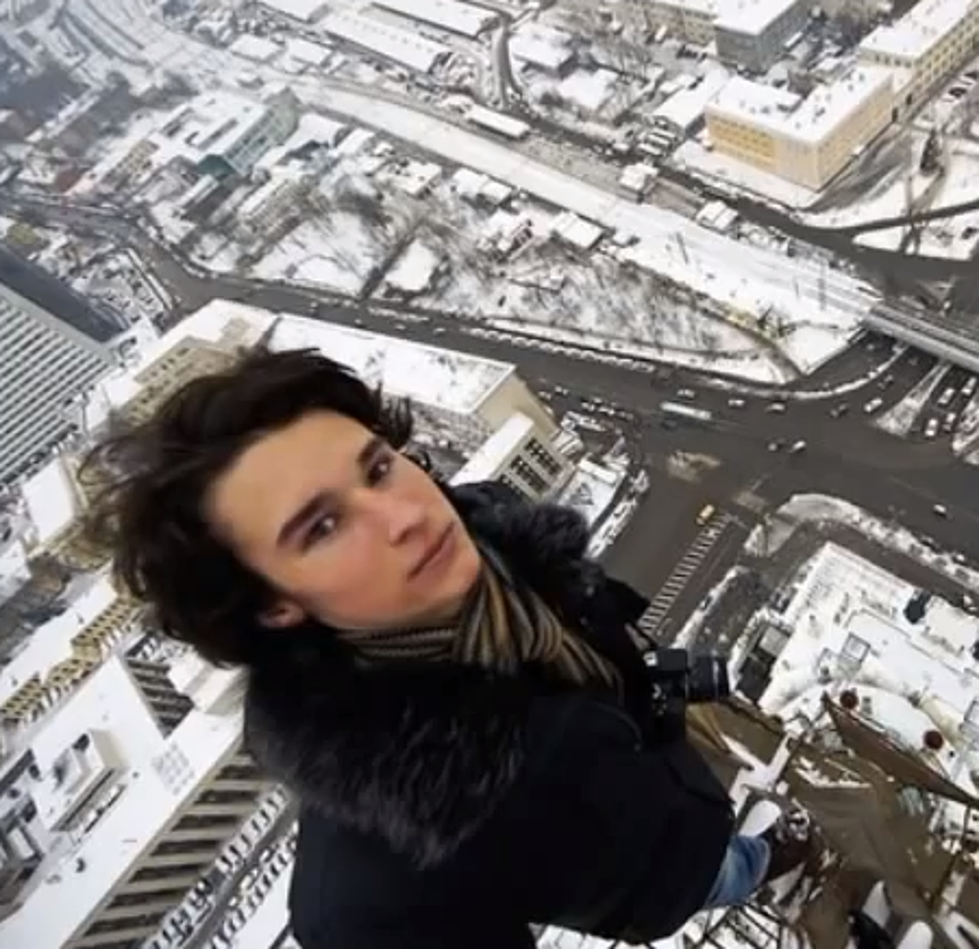City Climber Kirill Oreshkin Knows How To Take a Selfie