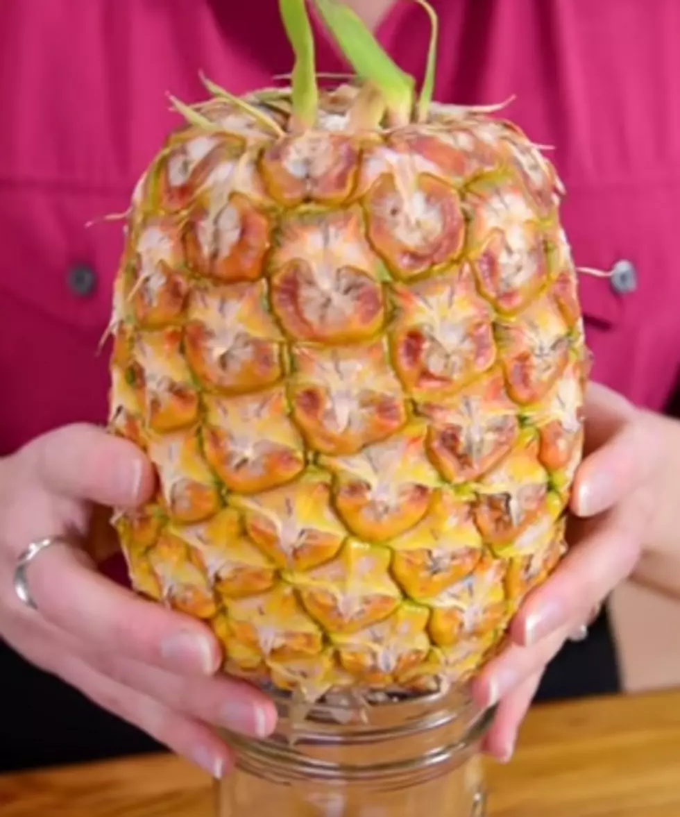 How To Pick & Cut a Pineapple