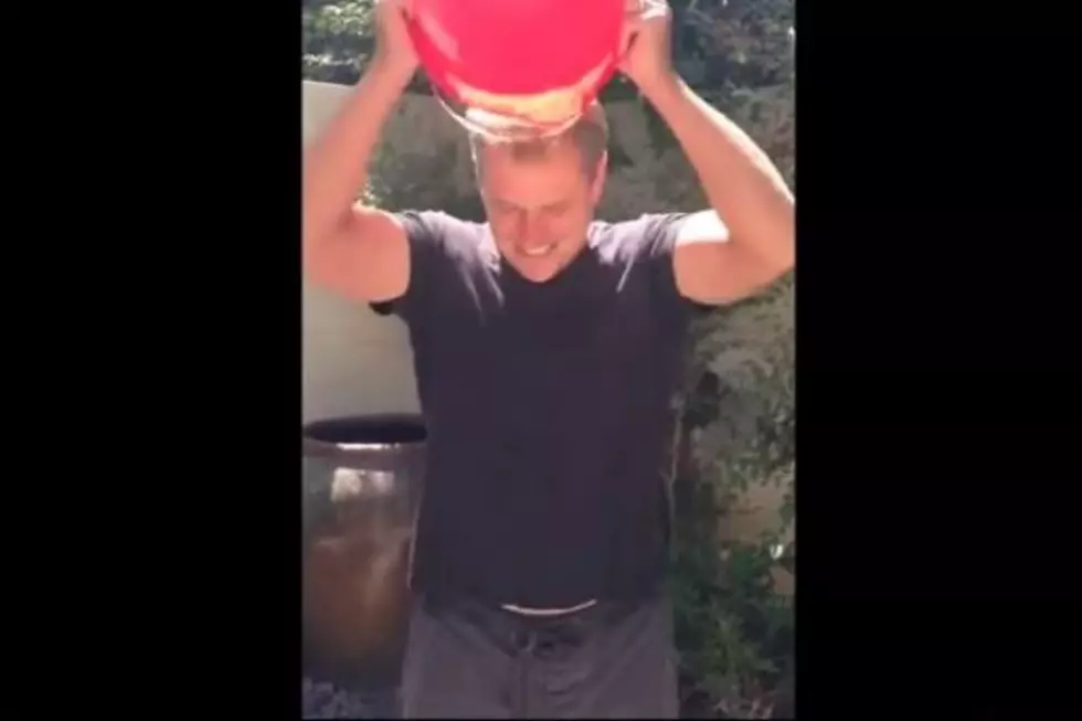 Matt Damon Puts Toilet Water In His Ice Bucket