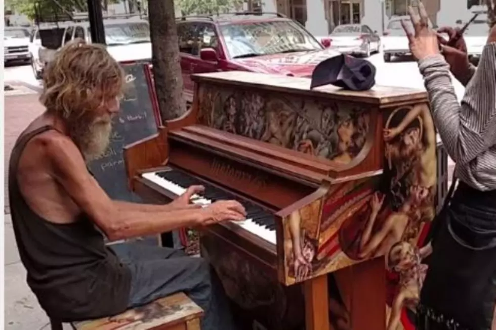 Homeless Man Surprises With a Piano Playing Perfomance