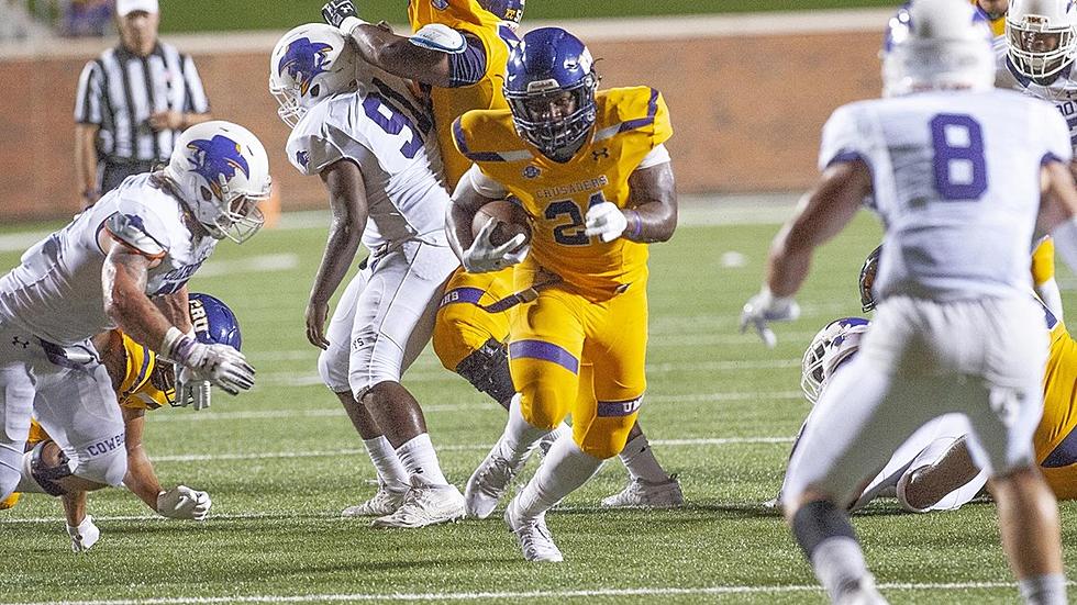 UMHB Football Shuts Down #6 Hardin-Simmons 26–0