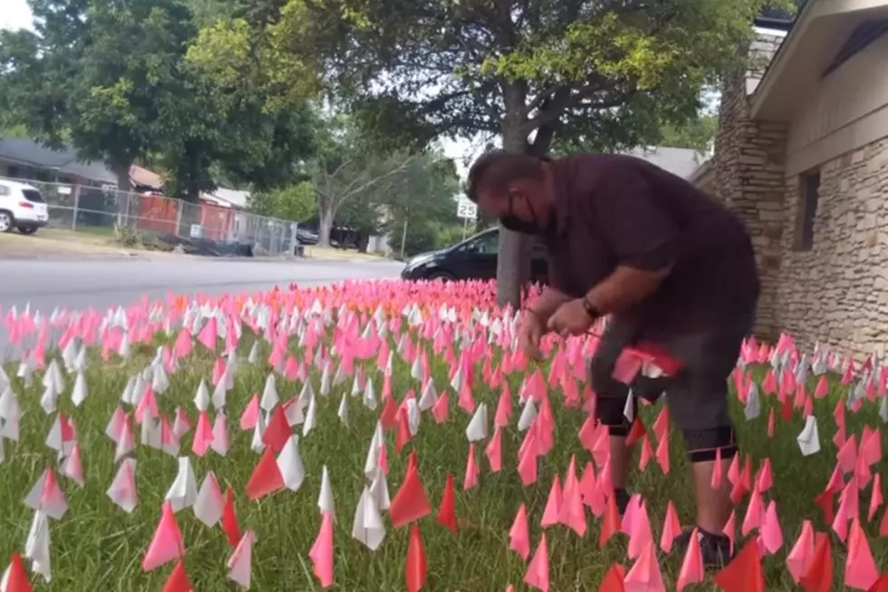 Austin Man&#8217;s Unique Memorial for COVID-19 Deaths in Texas