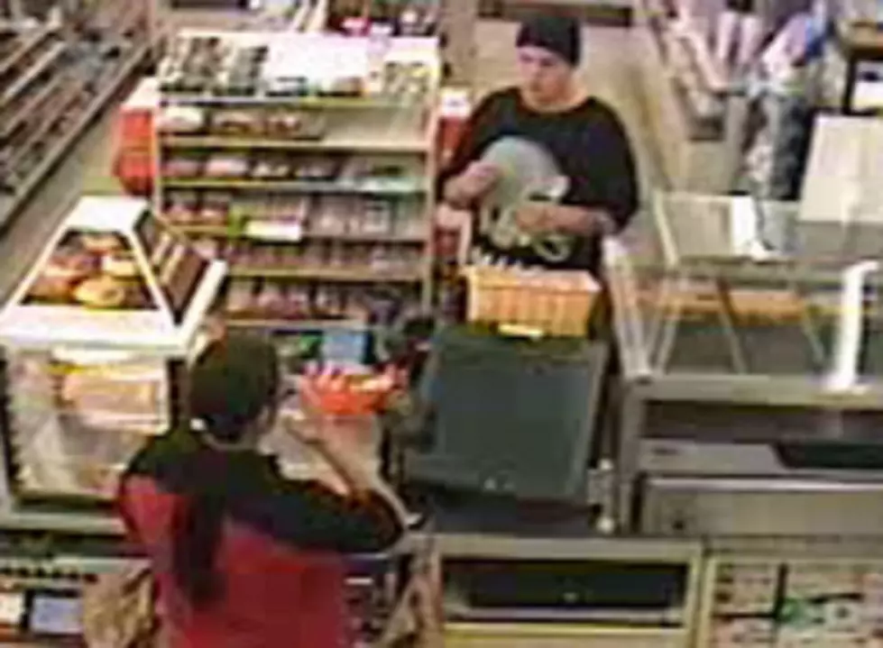 7-Eleven Clerk Stabbed During Robbery