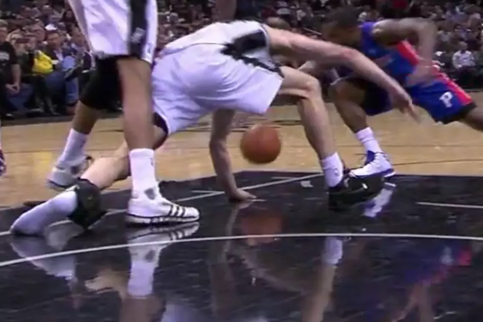 Manu Ginobili Hulks Out Of His Shoe Before Spurs Win Over Pistons [VIDEO]