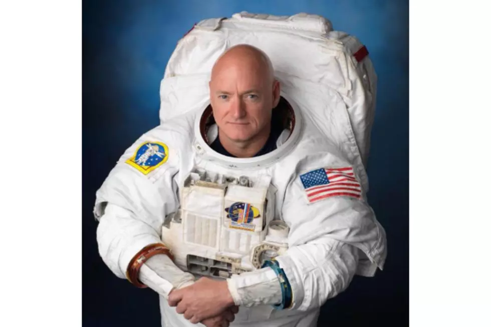 Astronaut Scott Kelly Hosts Loneliest Super Bowl Party in the Universe