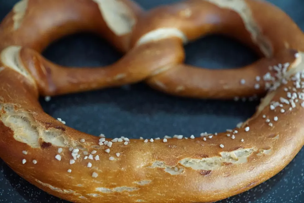 Video Shows Temple Police Officer Buying Pretzels for Kids