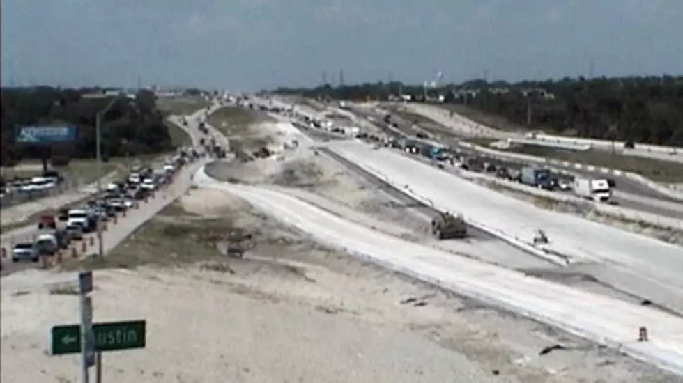 18 Wheeler Crash Backing Up Interstate 35