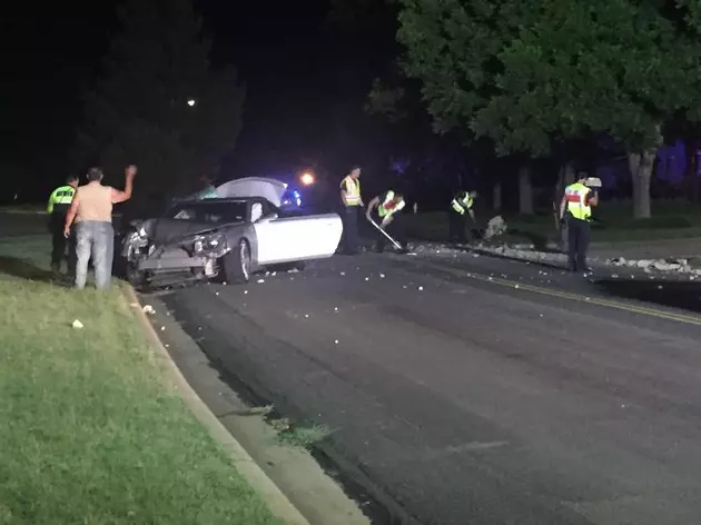 Driver Flees Car After Running Down Harker Heights Mail Box