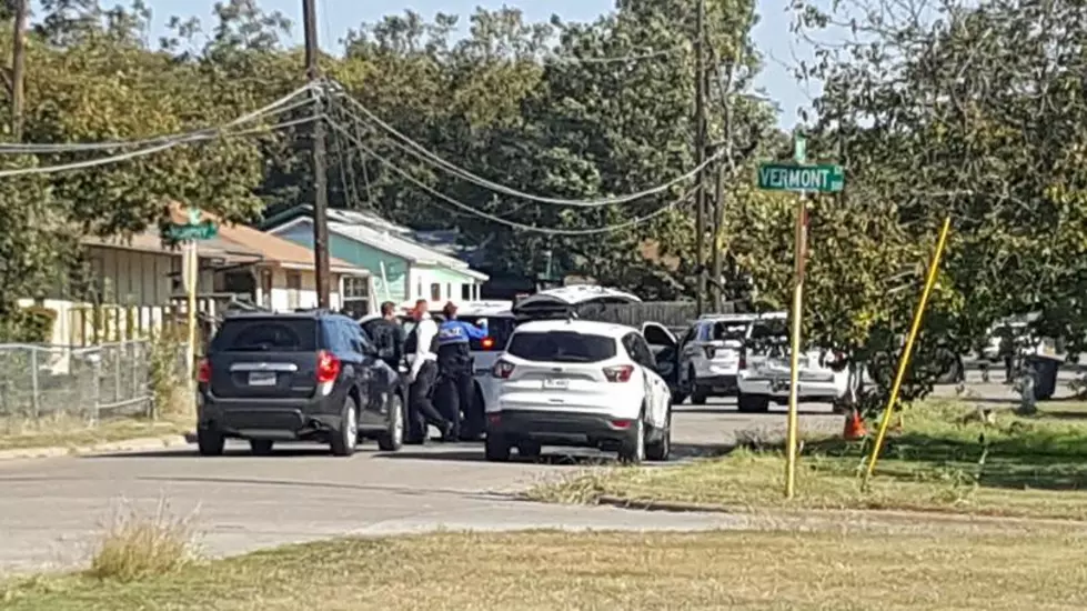 Killeen Police Close Off Neighborhood in Pursuit of Armed Suspect