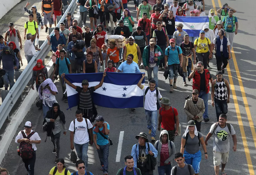 Migrant Caravan Swells to 5,000, Resumes Advance Toward US