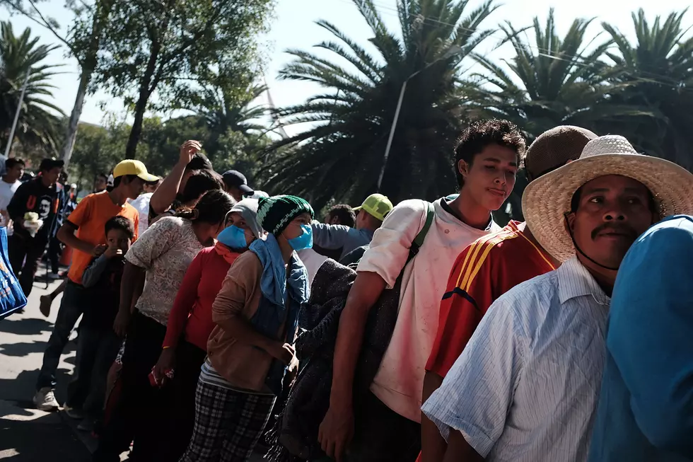 Migrant Caravan Groups Arrive by Hundreds at US Border