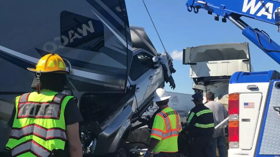 Big Truck Crash Halts Interstate 35 Thursday  in Bellmead