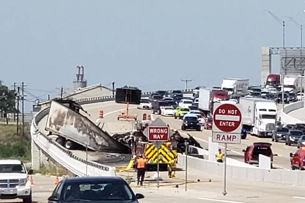 Multi-Vehicle Crash Stalling North, Southbound I-35 in Temple