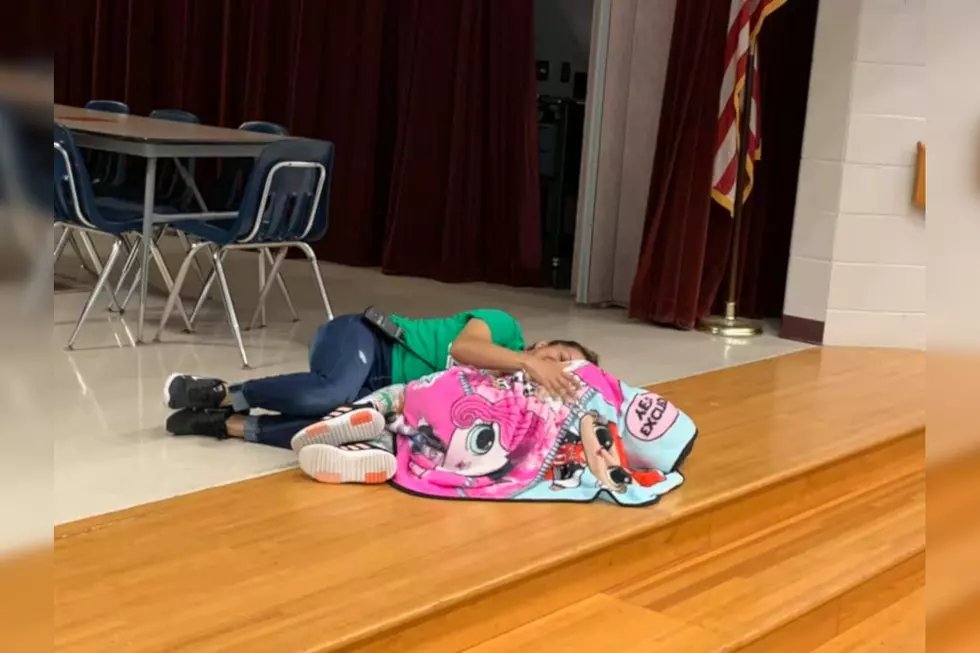 Texas Custodian Comforts 4th Grade Student with Autism