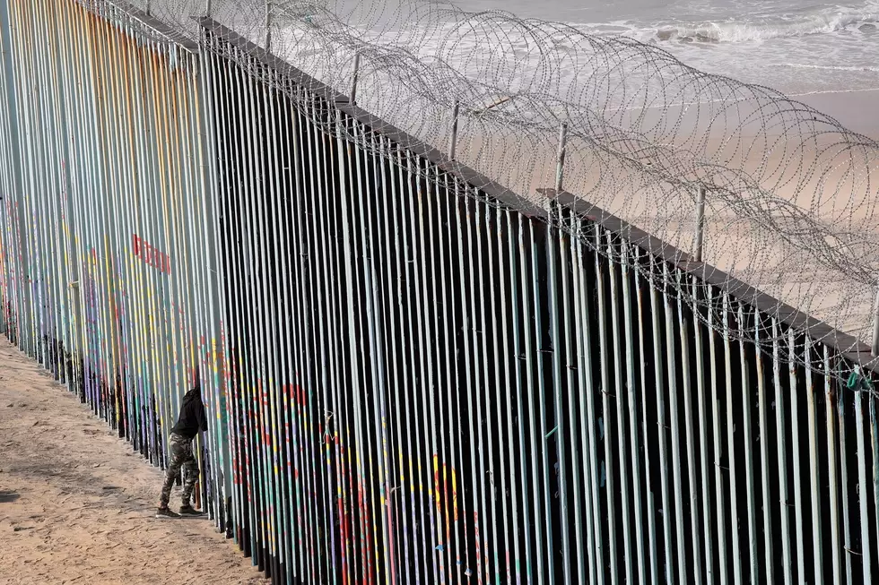 Texas Judge Orders Border Wall Fundraiser Not to Build