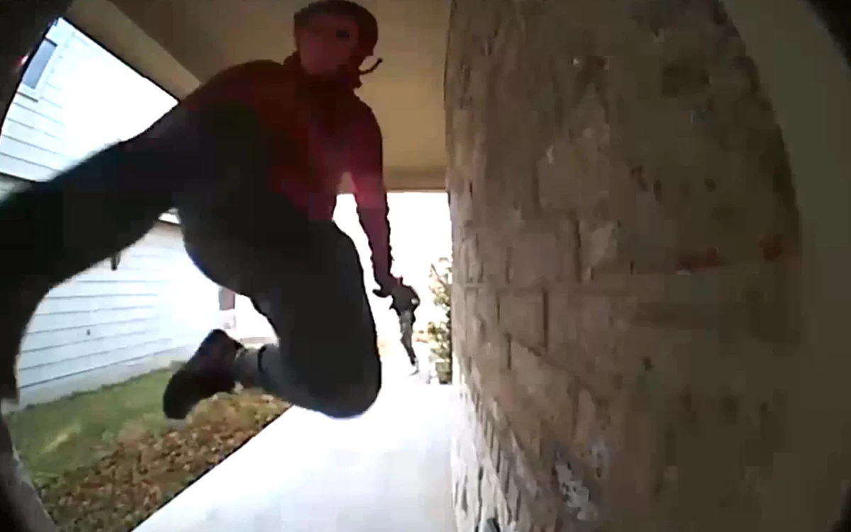 Killeen Family S Ring Camera Captures Thieves Kicking In Door